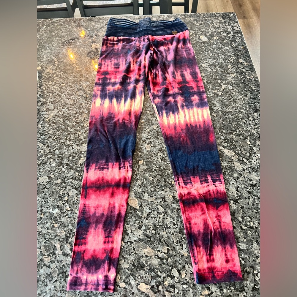 Cute Booty Lounge scrunch butt leggings